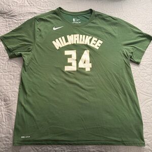 Nike Milwaukee Giannis Antetokounmpo #34 Graphic Tee